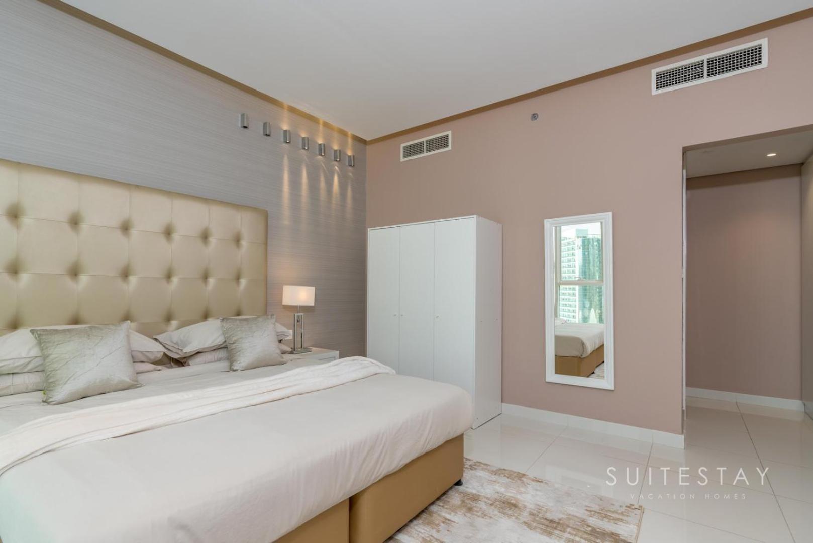 Prime Downtown One Bedroom Apartment Dubai