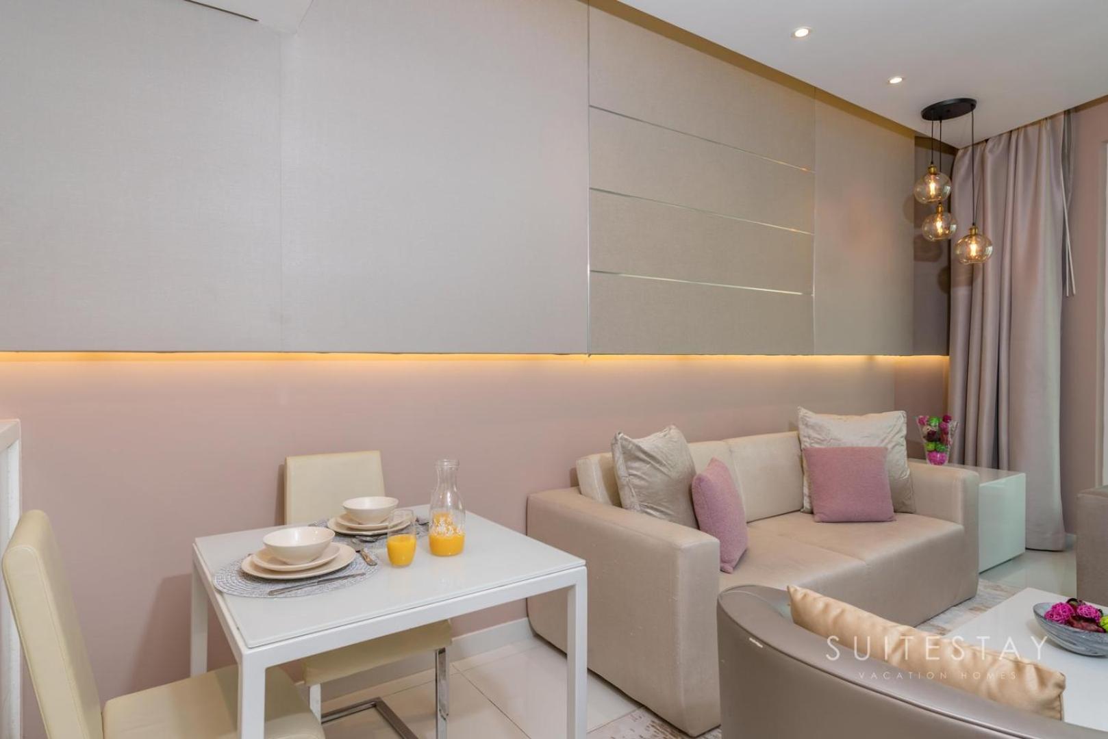 Prime Downtown One Bedroom Apartment *